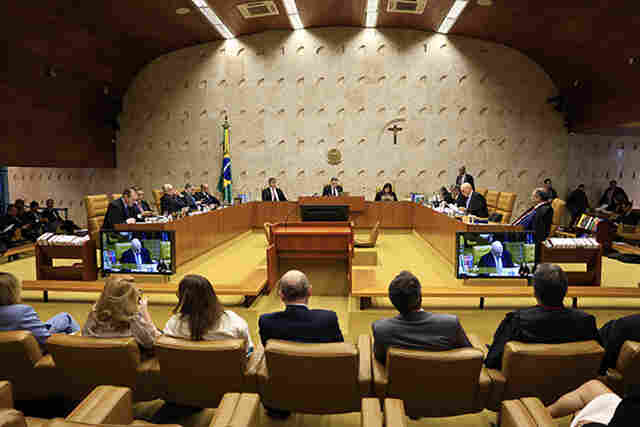 Condenados por j&uacute;ri popular podem ser presos imediatamente ap&oacute;s o julgamento, decide STF 
