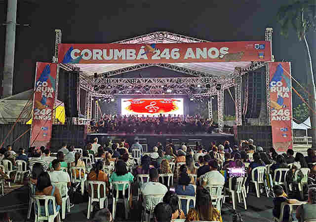 Concerto emociona p&uacute;blico na celebra&ccedil;&atilde;o dos 246 anos de Corumb&aacute;; shows sertanejos s&atilde;o atra&ccedil;&otilde;es de hoje