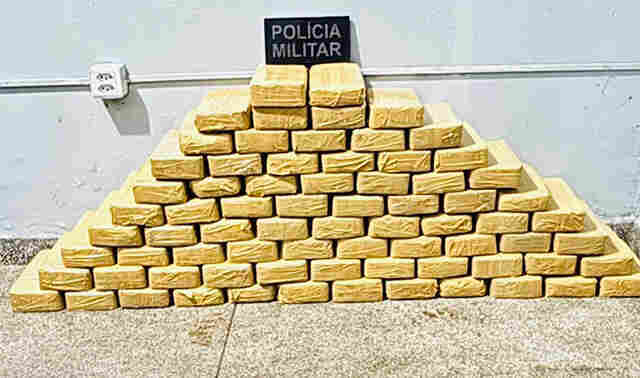 Homem &eacute; detido no bairro Aeroporto com mais de 70 quilos de droga pela Pol&iacute;cia Militar