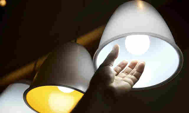Outubro ter&aacute; bandeira tarif&aacute;ria mais cara do sistema nas contas de luz 
