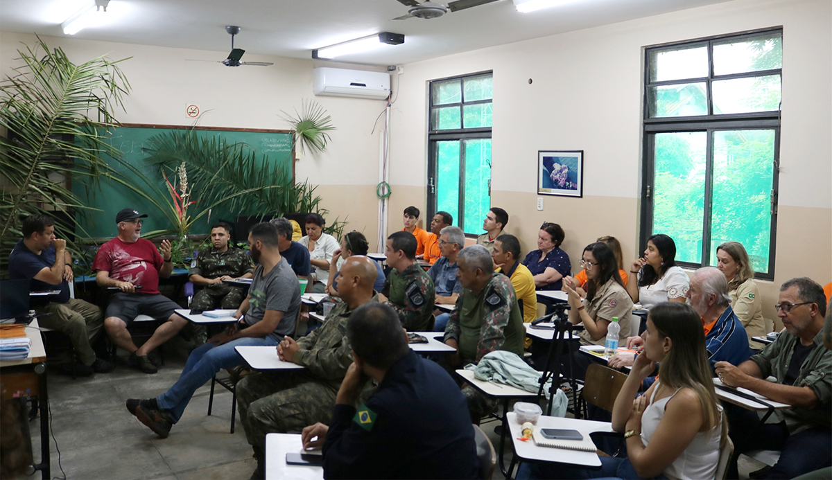 Governo de MS, UFMS e institui&ccedil;&otilde;es ambientais re&uacute;nem produtores e moradores do entorno de Parque Estadual para discutir pr&aacute;ticas de manejo do fogo 