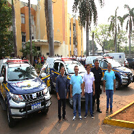 Prefeitura entrega tr&ecirc;s Pick-UP para Guarda Municipal que ser&atilde;o utilizadas na Ronda Escolar