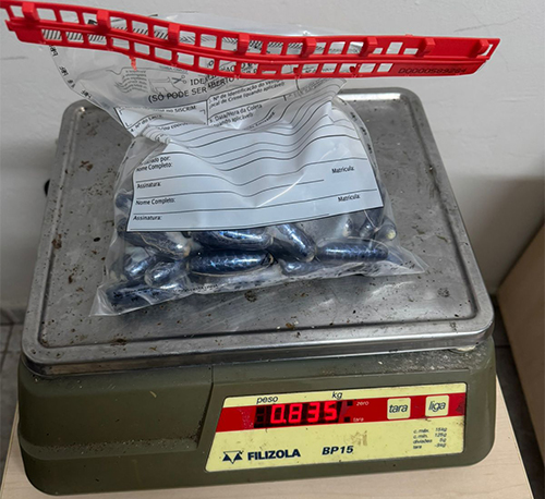 Boliviano que ingeriu 60 c&aacute;psulas de coca&iacute;na foi detido durante opera&ccedil;&atilde;o da Receita Federal 