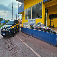 Caminhoneiro &eacute; detido pela PRF com 374 Kg de coca&iacute;na na BR-262 em Corumb&aacute;