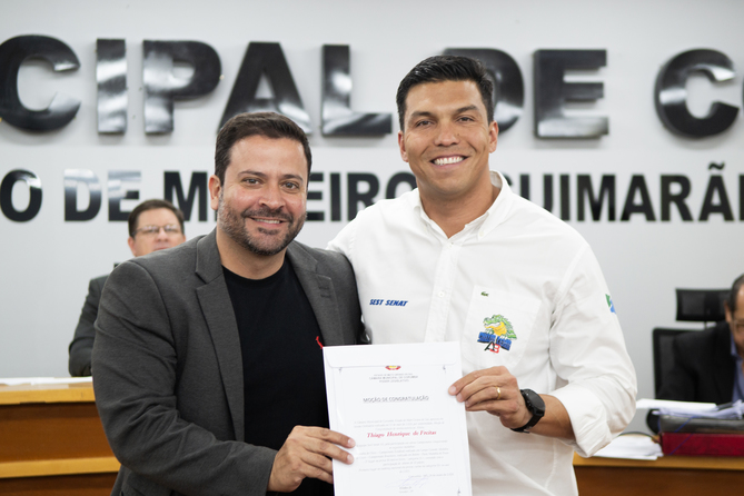 Nadador corumbaense &eacute; homenageado na C&acirc;mara por conquistas nacionais e internacionais