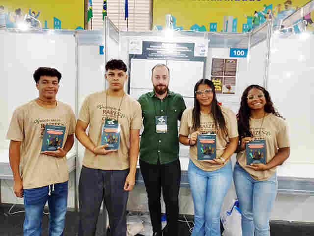 EE J&uacute;lia Gon&ccedil;alves Passarinho apresenta cartilha corumbaense &ldquo;Educa&ccedil;&atilde;o Antirracista&rdquo;, na FETEC-MS