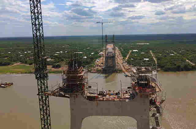 Rota Bioce&acirc;nica: obra da ponte binacional j&aacute; passa da metade e popula&ccedil;&atilde;o vive expectativa do crescimento