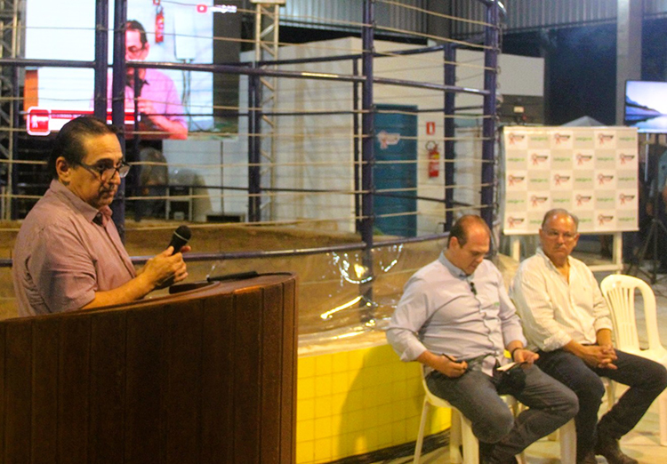 Na abertura da FEAPAN, prefeito destaca import&acirc;ncia da pecu&aacute;ria para economia de Corumb&aacute;