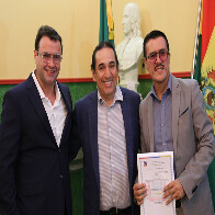 Prefeito homenageia ministro e ju&iacute;zes bolivianos com t&iacute;tulos de h&oacute;spede de honra