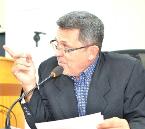 Nelsinho cobra informa&ccedil;&otilde;es sobre obras e regulariza&ccedil;&atilde;o do cemit&eacute;rio do Taquaral