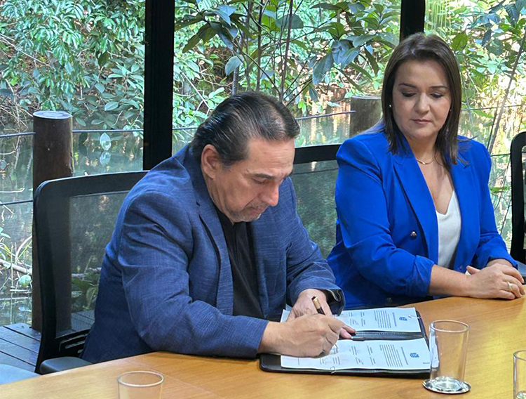 Em parceria com Uni&atilde;o e Estado, prefeito formaliza constru&ccedil;&atilde;o de 181 casas em Corumb&aacute;