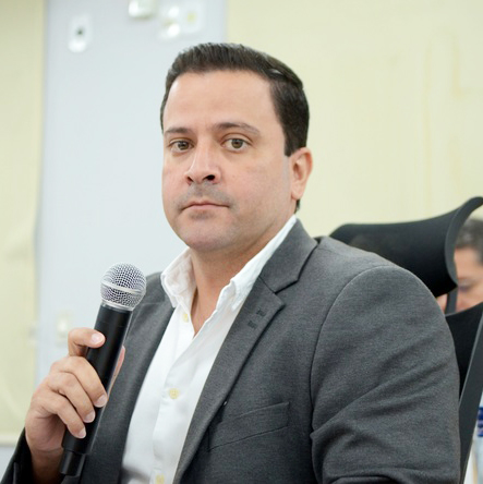Elinho cobra informa&ccedil;&otilde;es sobre interrup&ccedil;&otilde;es frequentes no fornecimento de &aacute;gua