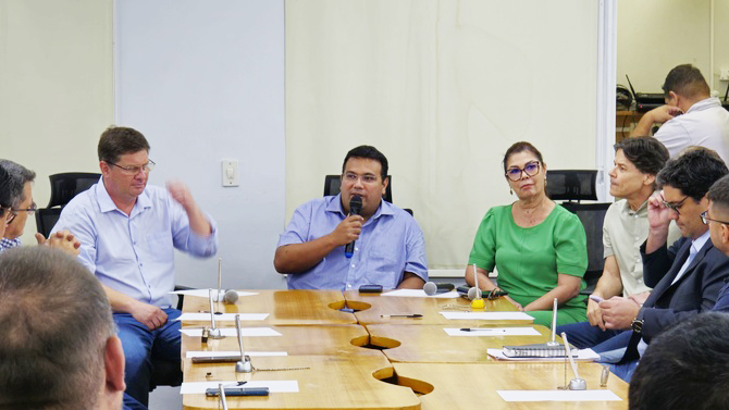 Em encontro na C&acirc;mara, Gabriel prega uni&atilde;o dos poderes por Corumb&aacute;