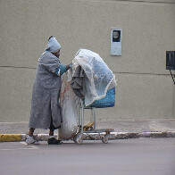 Situa&ccedil;&atilde;o de senhora que perambula pelas ruas da cidade preocupa Chic&atilde;o Vianna