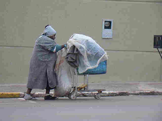 Situa&ccedil;&atilde;o de senhora que perambula pelas ruas da cidade preocupa Chic&atilde;o Vianna
