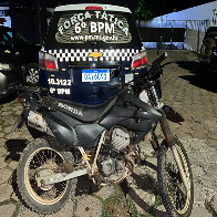 Motocicleta furtada &eacute; recuperada e suspeito &eacute; detido ap&oacute;s tentativa de fuga em Corumb&aacute;