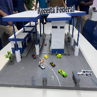 Receita Federal abre as portas para alunos do Dom Bosco autores de maquete escolar em Corumb&aacute;