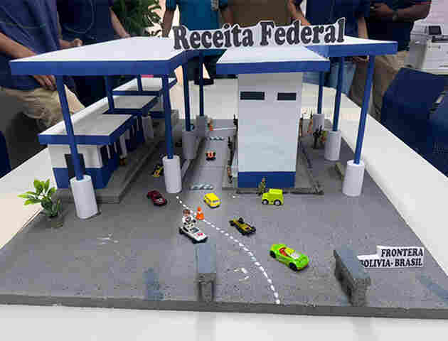 Receita Federal abre as portas para alunos do Dom Bosco autores de maquete escolar em Corumb&aacute;