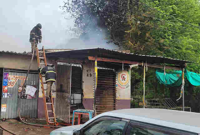 Conveni&ecirc;ncia no bairro Cristo Redentor fica destru&iacute;da ap&oacute;s inc&ecirc;ndio  