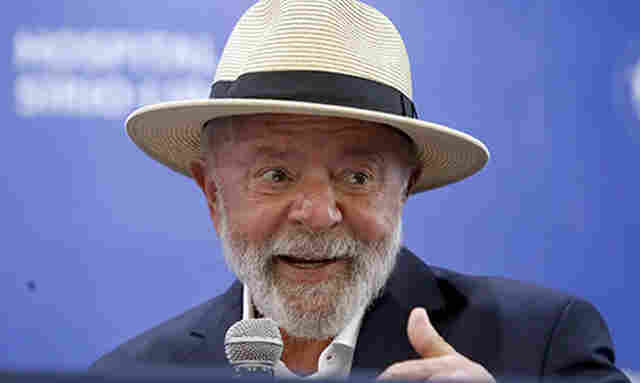 "Eu estou tranquilo, me sinto bem", diz Lula ap&oacute;s alta de hospital