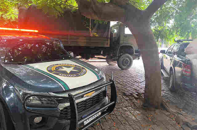 Opera&ccedil;&atilde;o Barba Negra do Pantanal combate com&eacute;rcio ilegal de produtos estrangeiros sem controle aduaneiro em Corumb&aacute;
