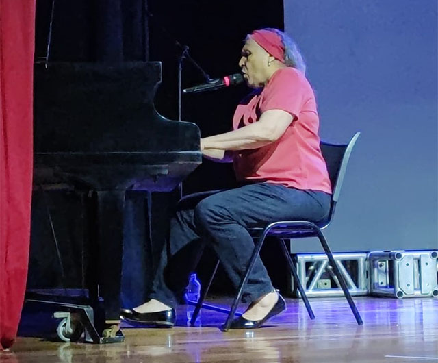 Lan&ccedil;amento do document&aacute;rio &ldquo;Onde voc&ecirc; estava?&rdquo; foi de muita emo&ccedil;&atilde;o, com homenagens para o professor Roberto Figueiredo
