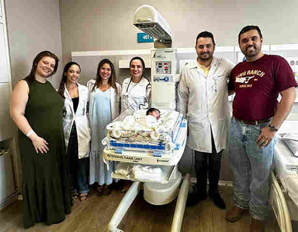 Poucas horas ap&oacute;s nascer, beb&ecirc; enfrentou um desafio extraordin&aacute;rio: uma cirurgia card&iacute;aca complexa que salvou sua vida