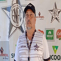 Corumbaense anuncia Charles de Almeida como t&eacute;cnico para o Estadual 2025