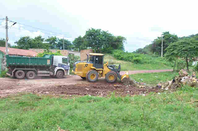 Nova gest&atilde;o da Prefeitura de Lad&aacute;rio realiza mutir&atilde;o de limpeza no bairro Nova Alian&ccedil;a