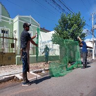 Mutir&atilde;o de Limpeza Avan&ccedil;a e Chega ao Centro de Lad&aacute;rio