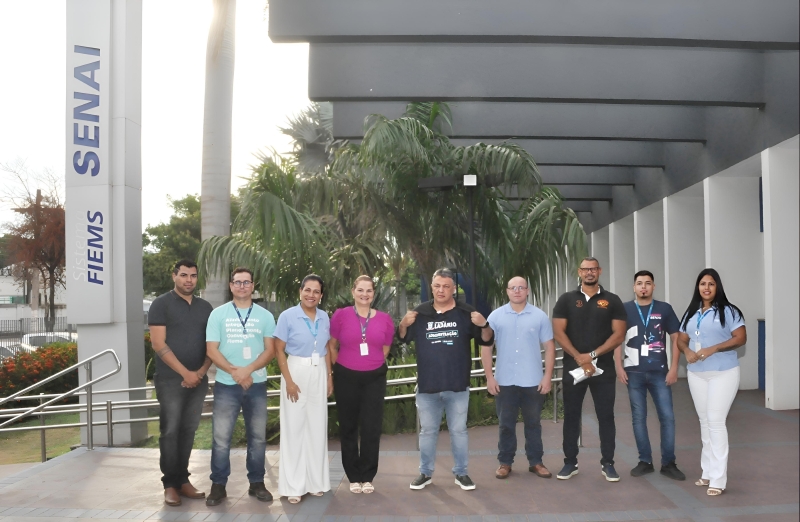 Chefe do Executivo de Ladário visita instalações do SENAI para o programa QUALIFICA LADÁRIO