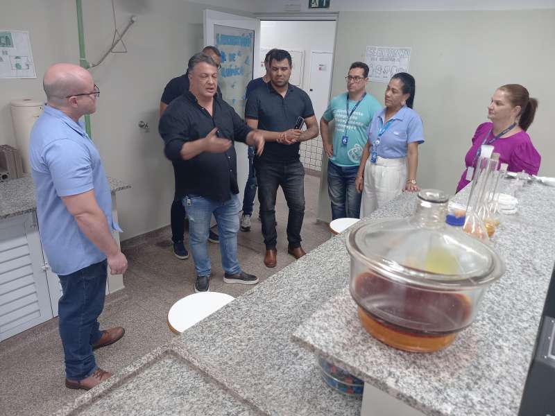 Chefe do Executivo de Ladário visita instalações do SENAI para o programa QUALIFICA LADÁRIO