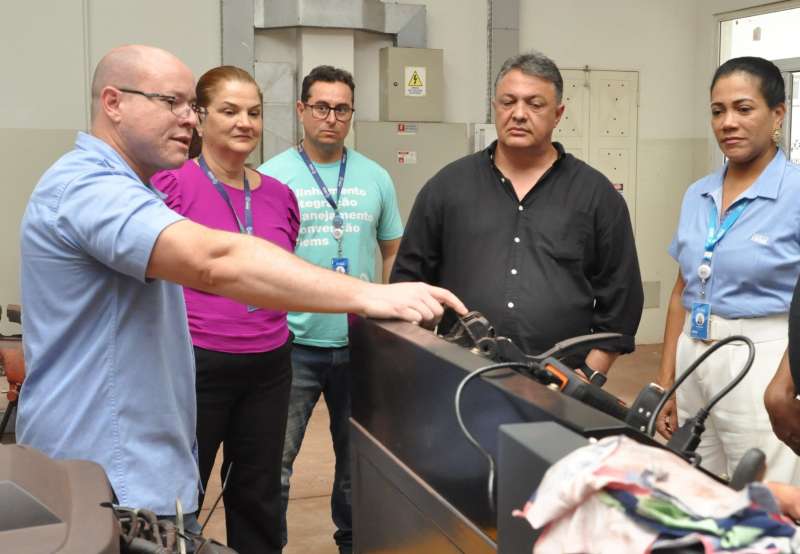Chefe do Executivo de Ladário visita instalações do SENAI para o programa QUALIFICA LADÁRIO