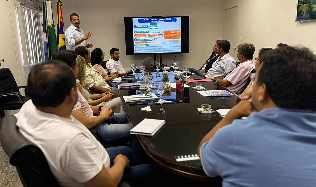 Em reunião com secretariado, prefeito e vice avaliam ações da Prefeitura de Corumbá