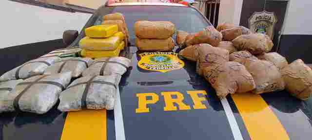 Jovem de 17 anos &eacute; detido pela PRF com 28 kg de drogas dentro de van na BR-262