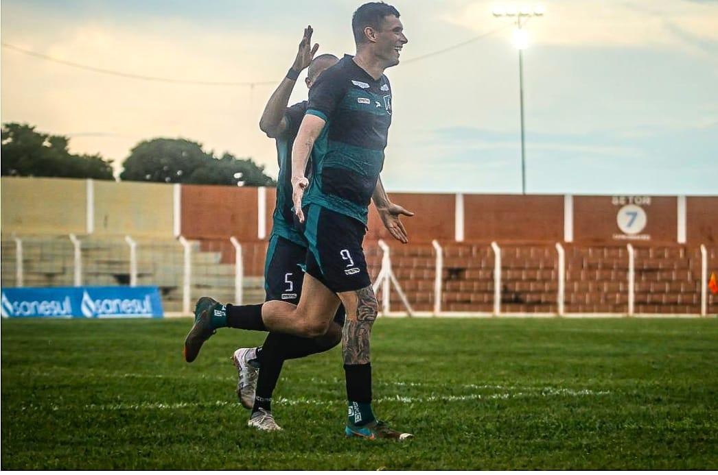 Terceira rodada do Campeonato Estadual teve goleada no atual campeão e líder isolado
