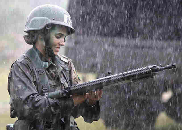 Alistamento militar feminino chega a 23 mil inscri&ccedil;&otilde;es em janeiro