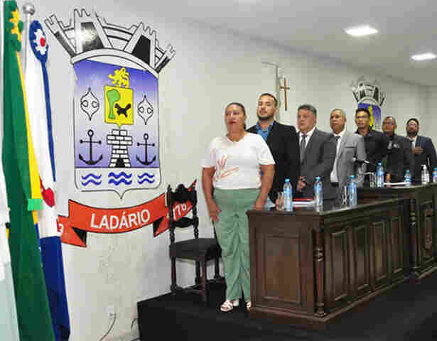 Chefe do Executivo participa da abertura do ano Legislativo na C&acirc;mara de Vereadores de Lad&aacute;rio