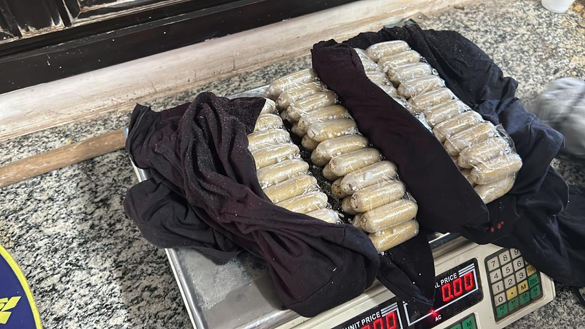 Operação Protetor apreendem 1 tonelada de mercadorias e cocaína escondidas em caixas de leite em Corumbá