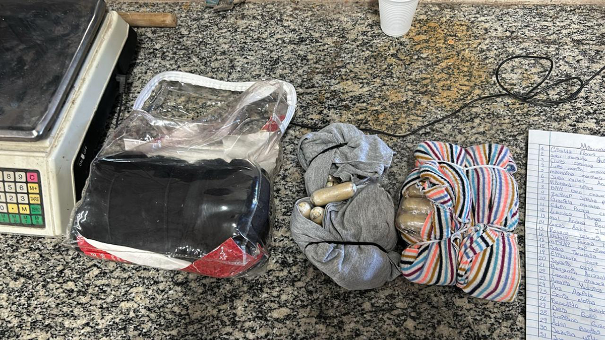 Operação Protetor apreendem 1 tonelada de mercadorias e cocaína escondidas em caixas de leite em Corumbá