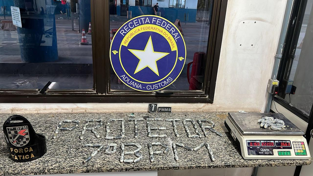 Operação Protetor apreendem 1 tonelada de mercadorias e cocaína escondidas em caixas de leite em Corumbá