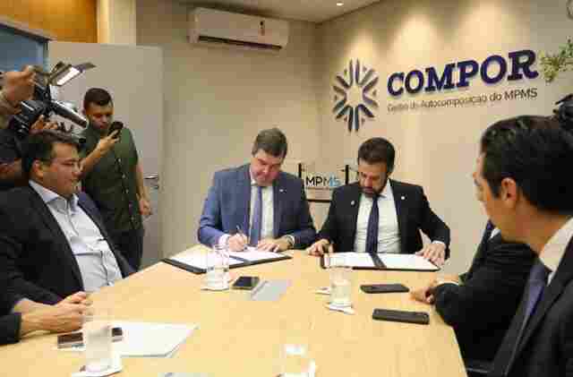 Para construir hospital em Corumb&aacute;, Governo de MS formaliza acordo com o MP e prefeitura