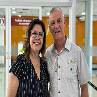 Vice-prefeita recepciona novo bispo diocesano na chegada a Corumb&aacute; nesta 2&ordf; feira