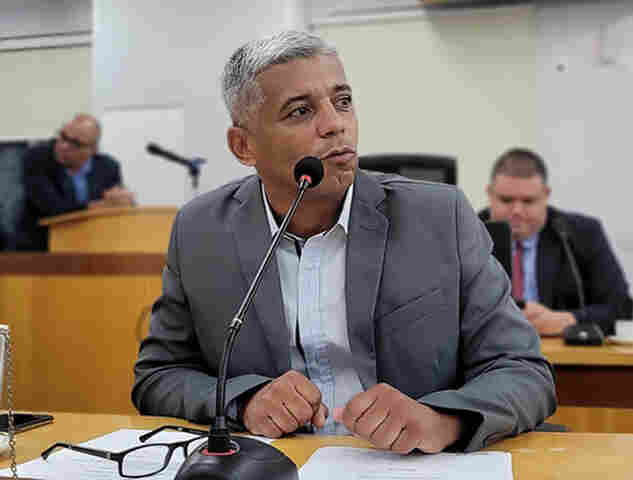 Vereador Edinaldo Neves reivindica cursos de libras para atender servidores das unidades de sa&uacute;de