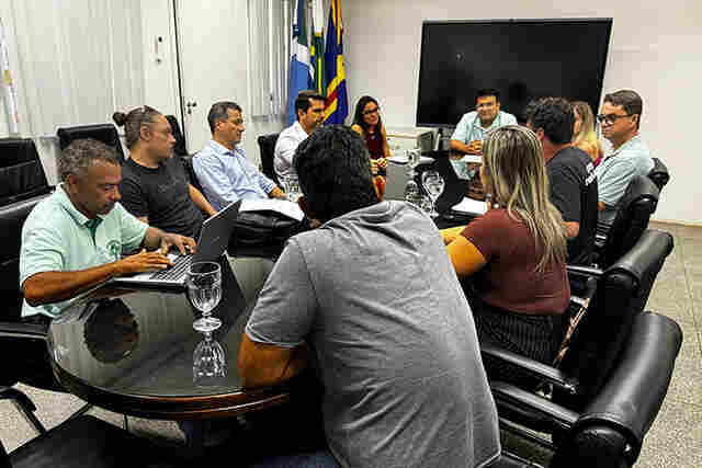 Em reuni&atilde;o com Simted, Prefeitura recebe pauta de reivindica&ccedil;&otilde;es da categoria