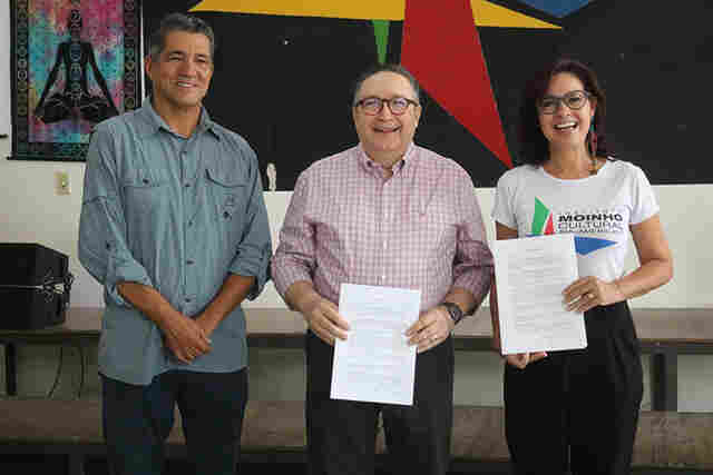 Cerim&ocirc;nia oficializa a ced&ecirc;ncia do pr&eacute;dio em que funciona o Moinho Cultural por mais 20 anos
