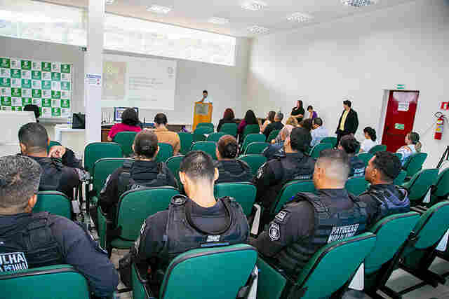 Prefeitura promove capacita&ccedil;&atilde;o da Rede de Enfrentamento &agrave; Viol&ecirc;ncia Contra as Mulheres