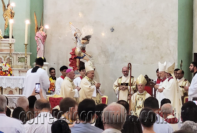 Monsenhor Jo&atilde;o Batista &eacute; ordenado e toma posse como o 15&ordm; Bispo da Diocese de Corumb&aacute;