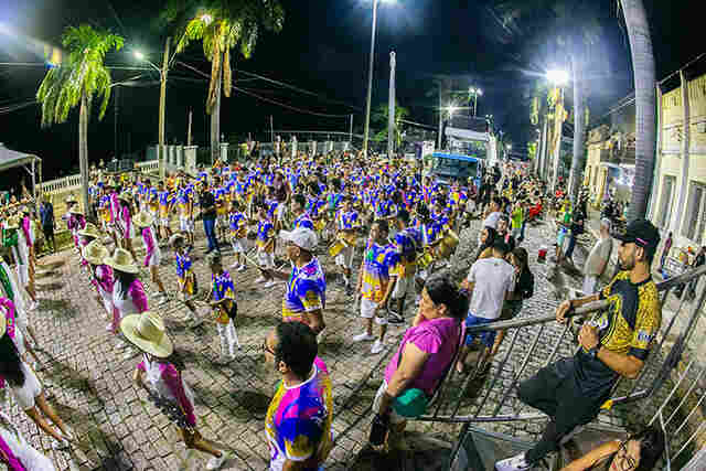 Ensaio T&eacute;cnico leva foli&otilde;es para Avenida; escolas de samba fazem &uacute;ltimos acertos para desfiles