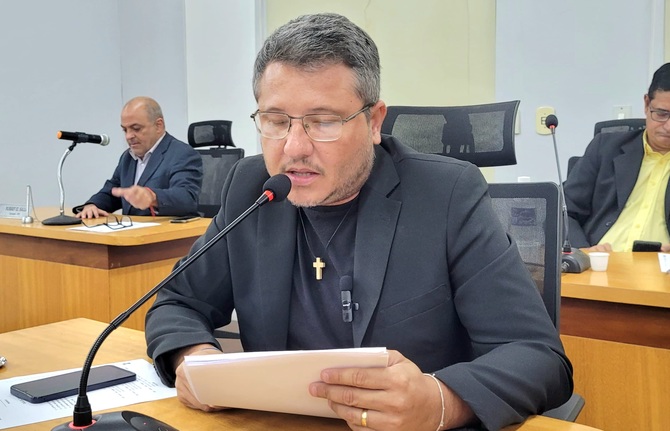 Matheus Cazarin solicita manuten&ccedil;&atilde;o e reparos dos aparelhos de ar-condicionado das escolas